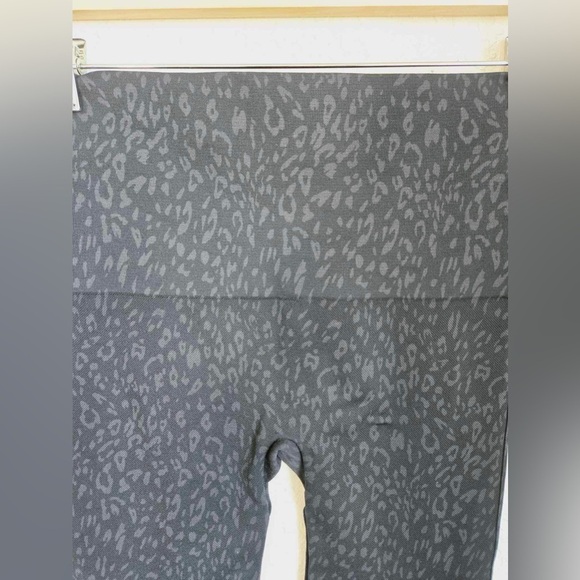 SPANX Leggings Womens L Look At Me Now size Large - Picture 6 of 9
